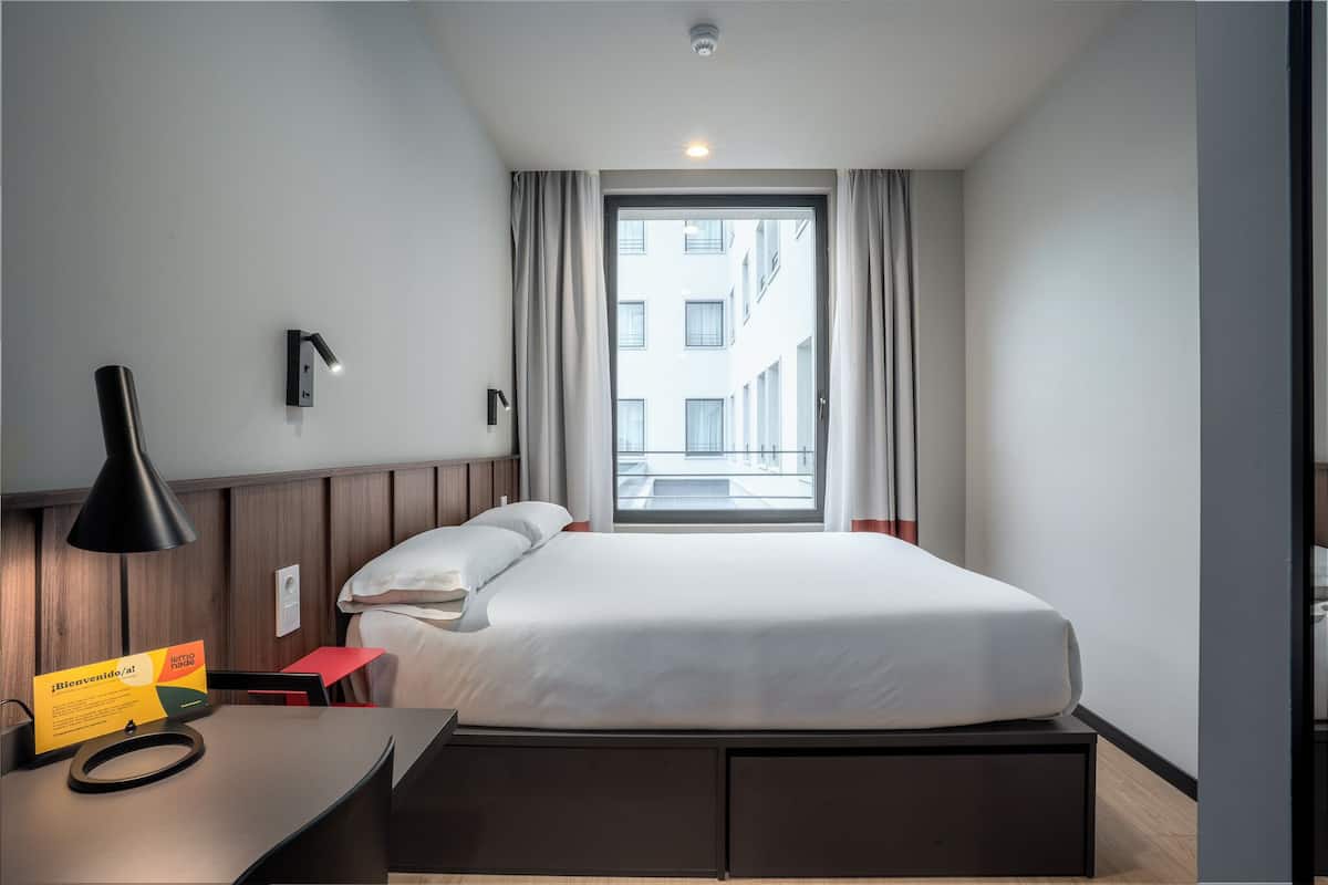 Chambre Prestige double | Bureau, espace de travail pour ordinateurs portables