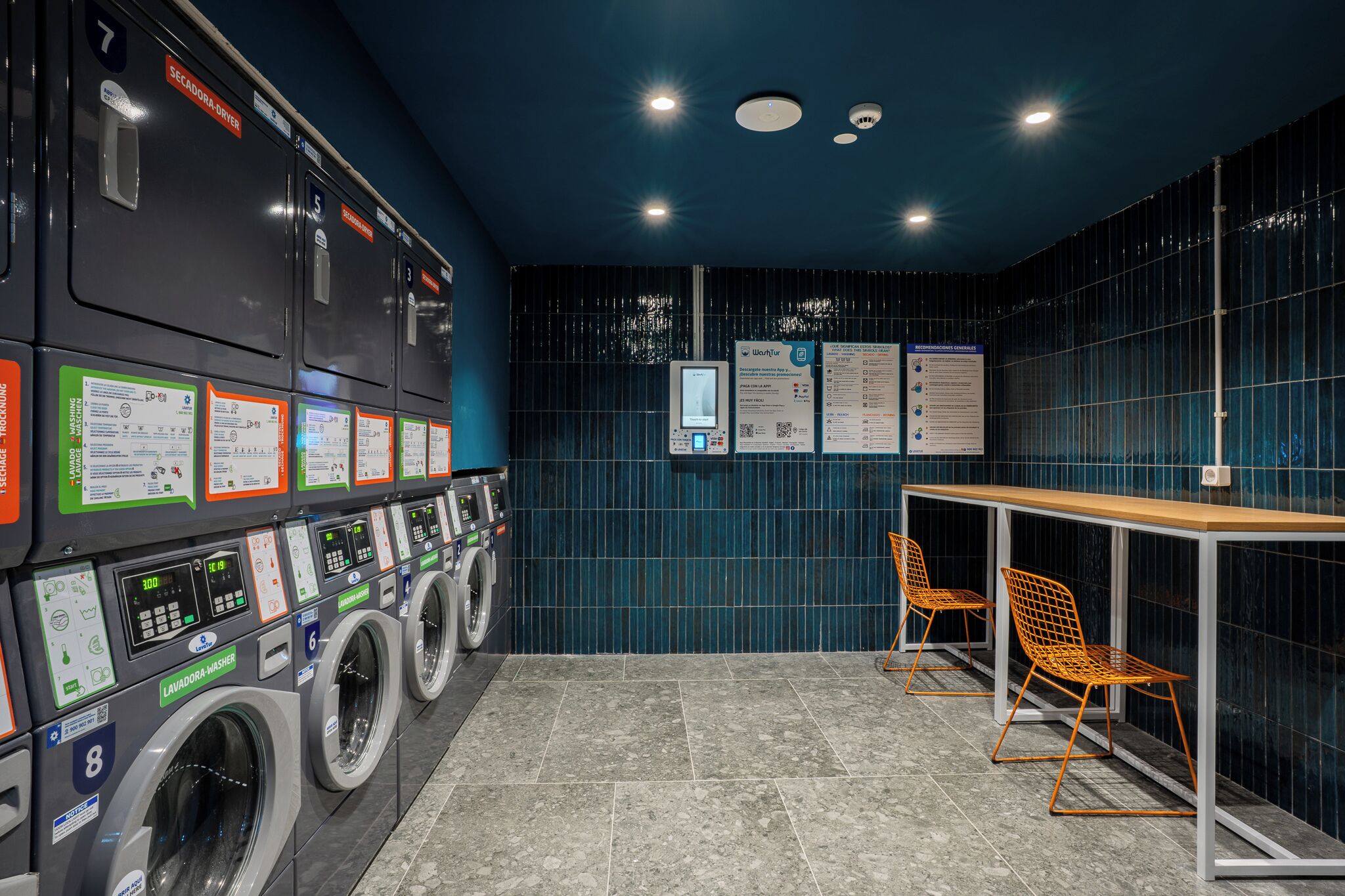 Photo - Lemonade Stays Santiago de Compostela