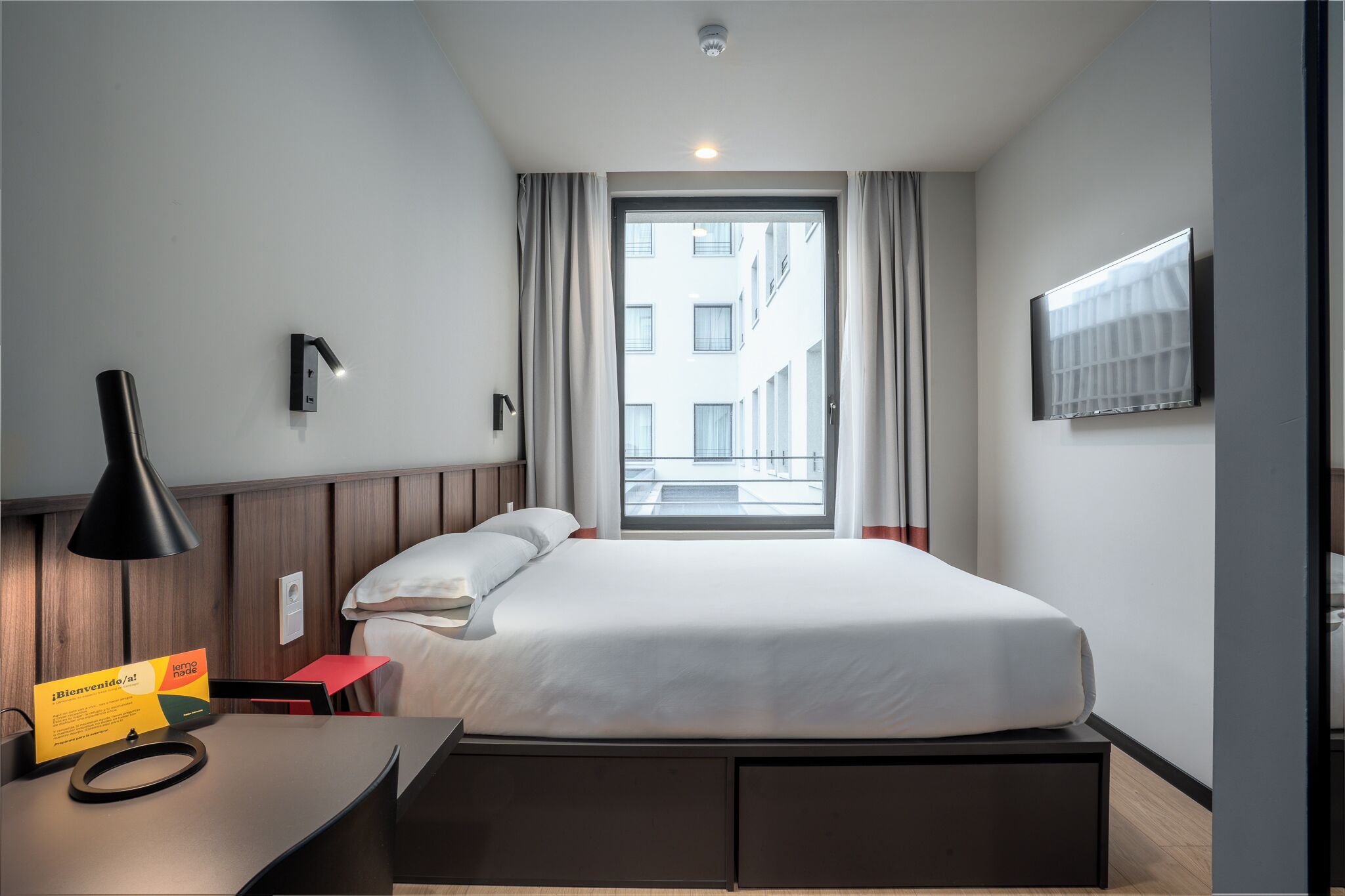 Quarto casal premium | Escrivaninha, espaço de trabalho para notebook, Wi-Fi de cortesia