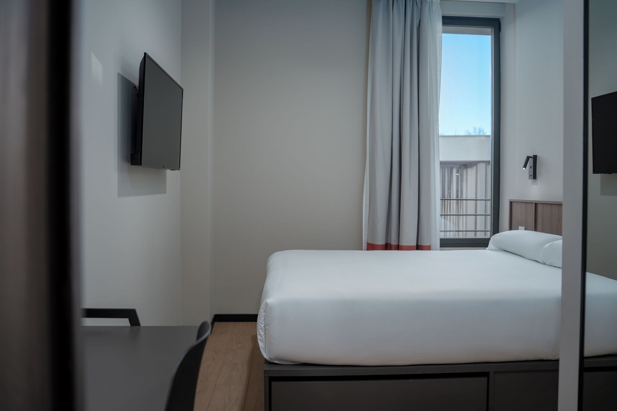 Studio | Desk, laptop workspace, free WiFi, bed sheets