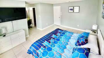 3 室のベッドルーム、アイロン / アイロン台、WiFi、ベッドシーツ