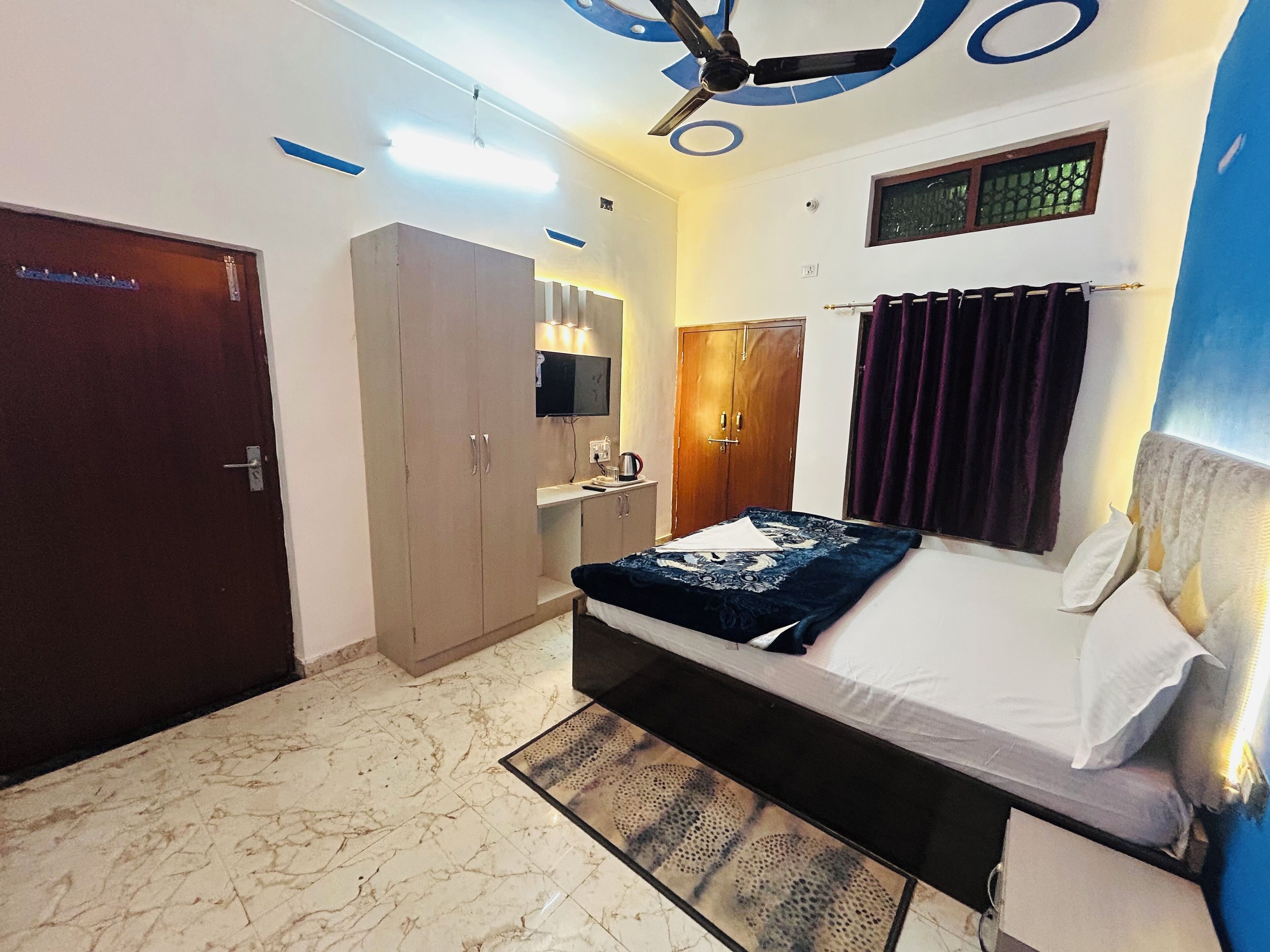 Colchones con efecto memoria y escritorio 