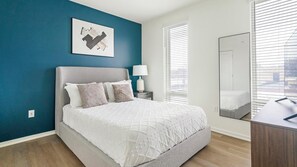 1 habitación, escritorio, tabla de planchar con plancha y wifi