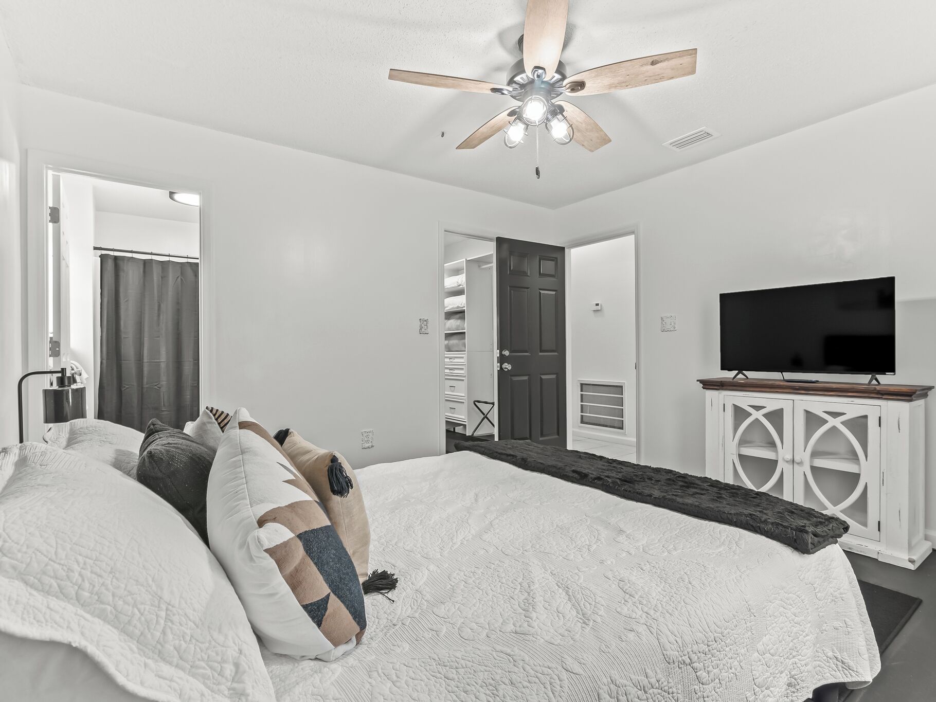 3 chambres, bureau, fer et planche à repasser, Wi-Fi gratuit