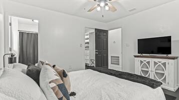 3 chambres, bureau, fer et planche à repasser, Wi-Fi gratuit