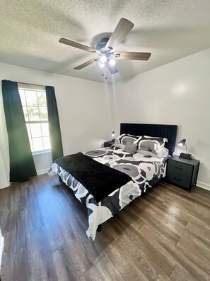 3 bedrooms, iron/ironing board, WiFi, bed sheets