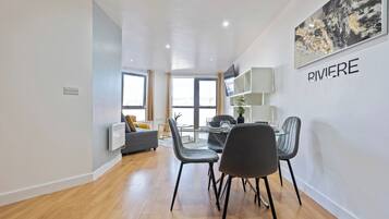 Apartment | Dining