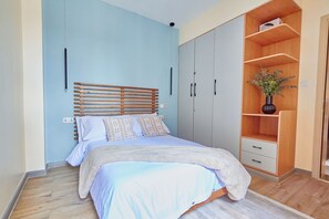 Appartement supérieur, 2 chambres, balcon, vue sur la ville | Literie hypoallergénique, couette en duvet