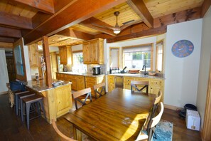 Dining - Deer Lodge #1 Lake front (Bass Lake)