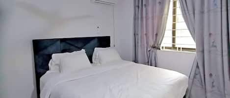 2 多间卧室、熨斗/熨衣板、WiFi、床单