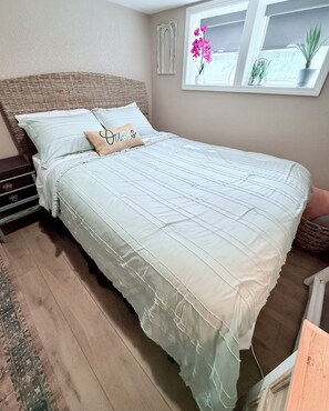 2 bedrooms, iron/ironing board, travel cot, free WiFi