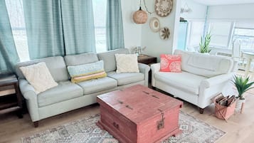 Smart TV, fireplace, DVD player