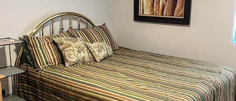 2 bedrooms, WiFi, bed sheets