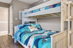 3 habitaciones, tabla de planchar con plancha, wifi y ropa de cama 