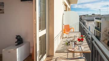 Room, 1 Bedroom, Smoking, Patio | Balcony