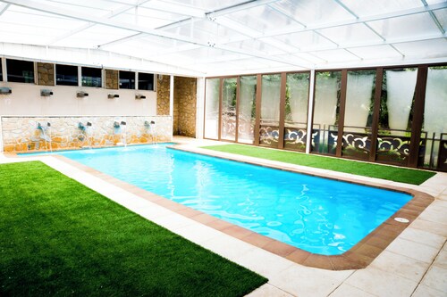 Rural House A1 next to the Tus River with swimming pool