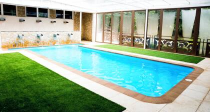 Rural House A1 next to the Tus River with swimming pool