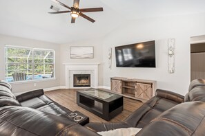 智能电视、壁炉