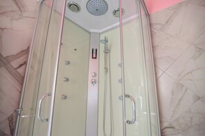 Apartment, Balcony | Bathroom | Hair dryer, towels