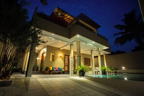 Exterior - luxuroius villa in hikkaduwa with 5 bedrooms and for 10 adults (Gonapinuwala)
