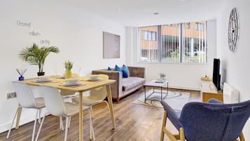 Apartment | Living area | TV