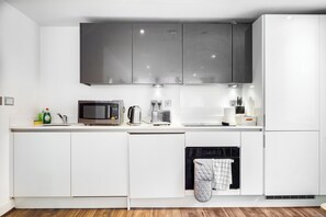 Apartment | Private kitchen | Fridge, microwave, oven, stovetop