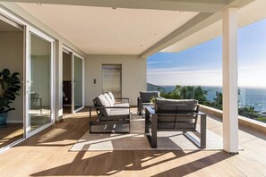 Terrace/patio - Thabisa House - Supreme Views & Exquisite Design (Camps Bay)