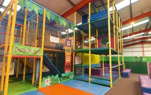 Cabin | Children's area - 3br-sleeps8-parking-pool-prime Location (Holywell)