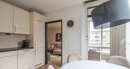 Cozy Amsterdam Apartment for 4 With Great Views