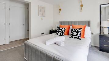 1 bedroom, iron/ironing board, travel cot, free WiFi