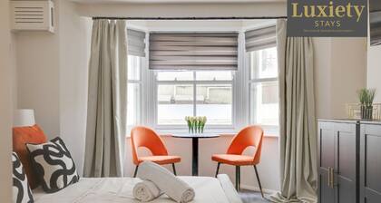 Chic & Modern Studio City Centre Nr Beach & High St by Luxiety Stays