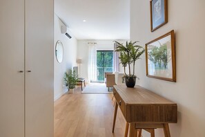 Appartement Confort, 1 chambre, non-fumeurs | Coin séjour | Télévision à écran plat