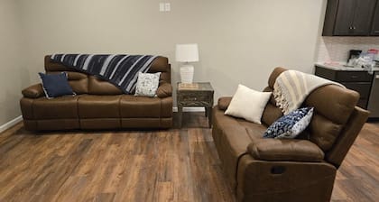 The Benjamin House, Comfortable Townhouse with small town feel