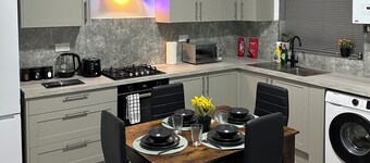 Newly Refurbished 2Bed In Oldham