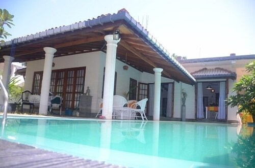 Privet Araliya Villa
