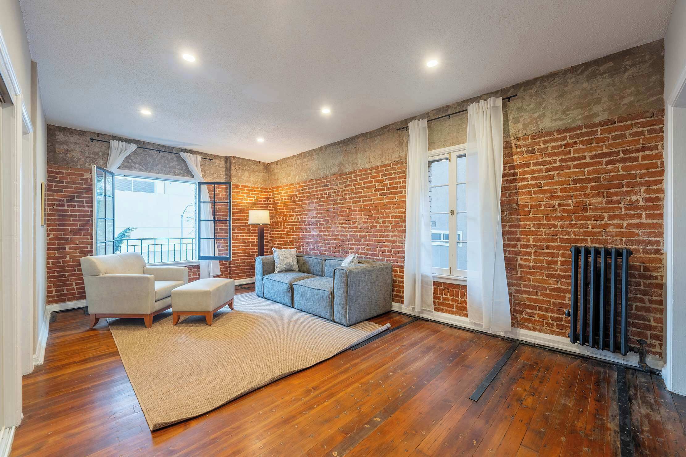 Furnished One Bed-one Bath In Hollywood - Los Angeles