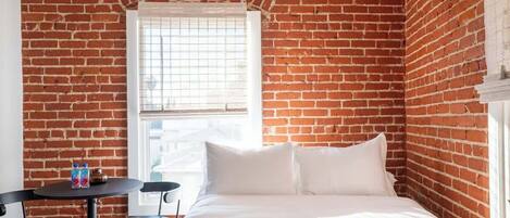 1 slaapkamer, een strijkplank/strijkijzer, wifi, beddengoed