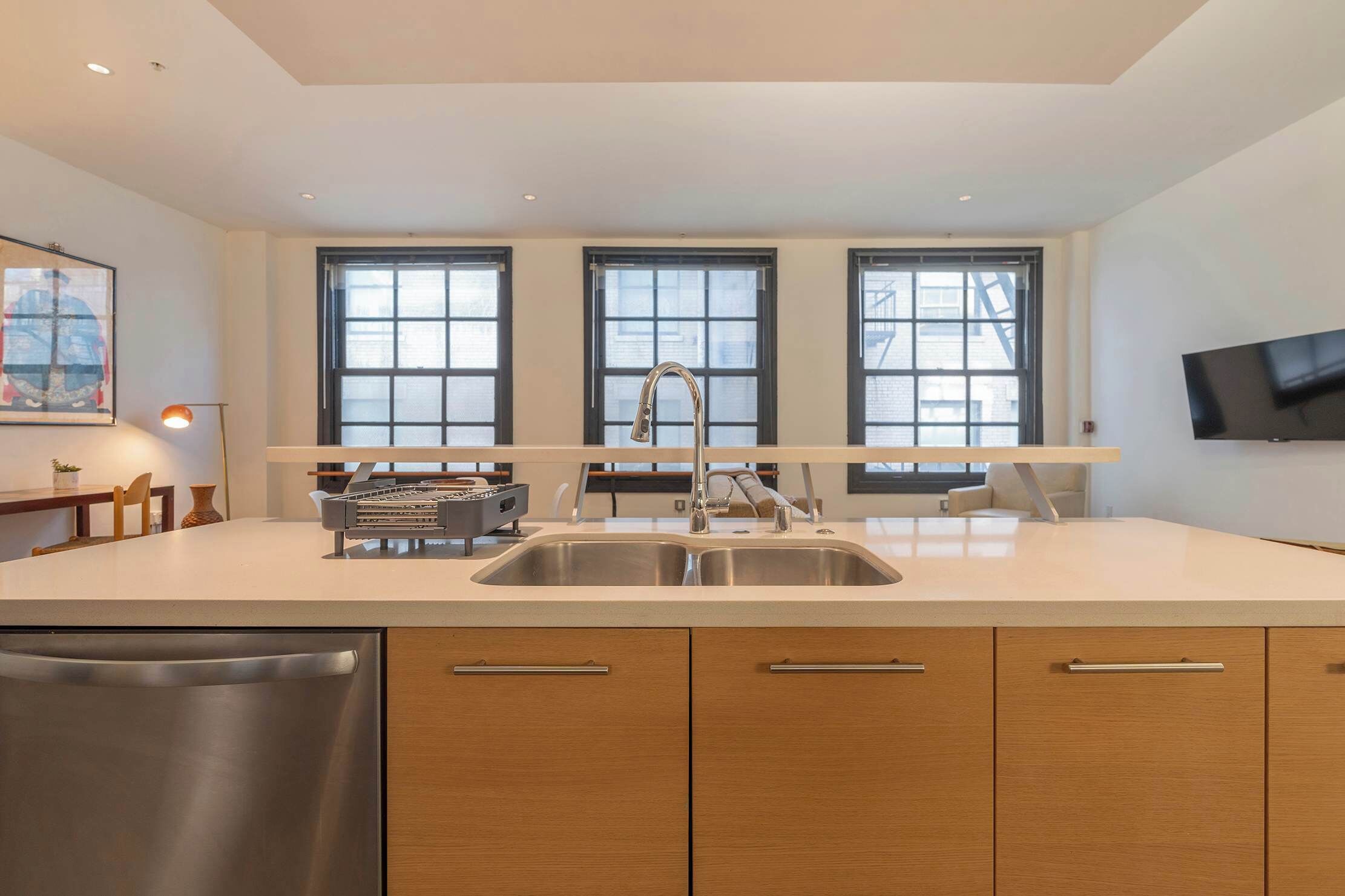 Fridge, microwave, oven, coffee/tea maker