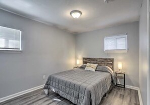 3 bedrooms, iron/ironing board, WiFi, bed sheets