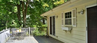 Cottage gem: Spotless, secluded & bring the dog!