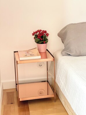 2 slaapkamers, een strijkplank/strijkijzer, wifi, beddengoed