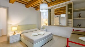 3 habitaciones, tabla de planchar con plancha y wifi gratis 