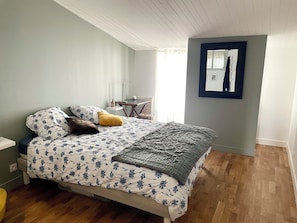 2 slaapkamers, een strijkplank/strijkijzer, wifi, beddengoed