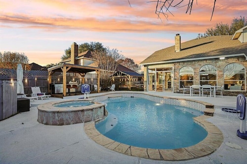 ❤ Heated pool, Private Gym, Gaming room & Pizza oven-Your perfect Vacation ❤