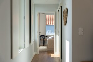 1 chambre, bureau, fer et planche à repasser, accès Internet