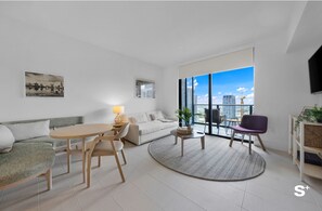 Living room - Luxe 1-BR with Stunning Downtown Views (Miami)