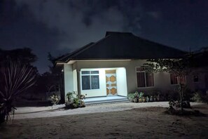 Exterior - Experience African lifestyle while staying with us (Kibaha)