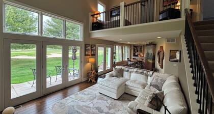 The #8 Green Tee & Ski at Crystal Mountain