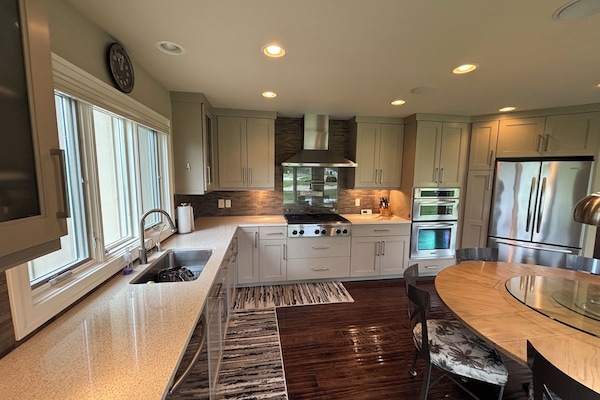 KĂŒhlschrank, Mikrowelle, Ofen, Herdplatte