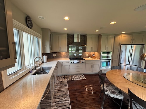 Located on Crystal Mountain Betsie Valley #8 Green